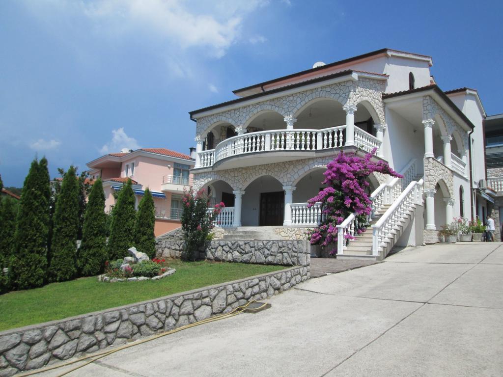 Apartments Villa Sandra オパティヤ エクステリア 写真